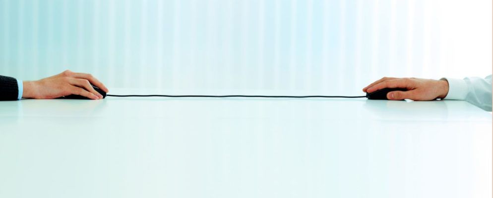 如何在一台计算机上使用多个键盘和鼠标