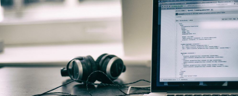 笔记本电脑与台式机:优点,缺点,以及您应该得到什么?