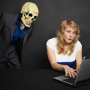 创建带有Windows脚本的怪异拥有计算机万圣节