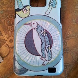 照片教程：使用餐巾纸，胶水和灵感创建自己的一种手机壳