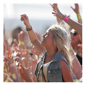 在音乐节上使用智能手机的8个提示