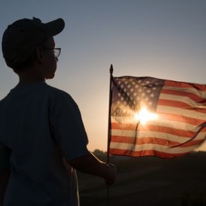 如何在全球互联网上做一个更好的美国人