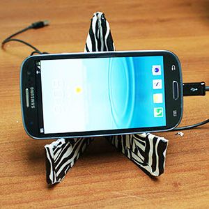 可以用纸做iPhone或其他智能手机支架吗？