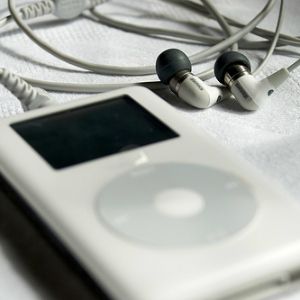 通过映射音乐流派和艺术家来发现新音乐