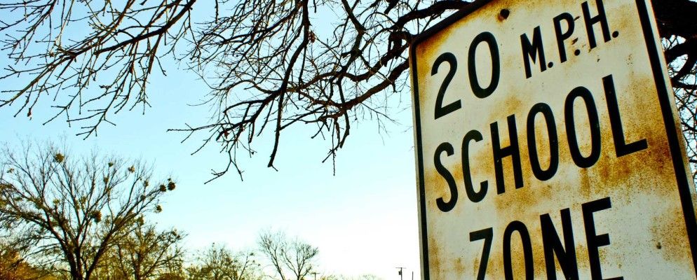 不要成为挡泥板弯曲者:5个模拟道路安全的驾驶模拟器