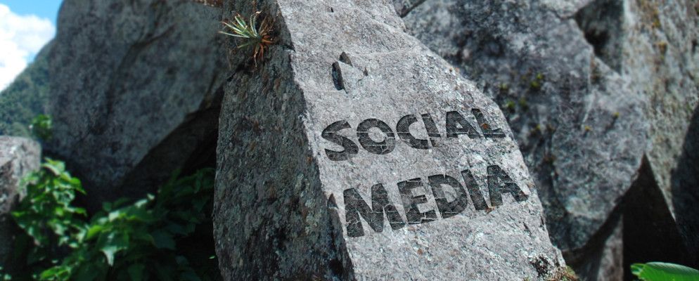 社交媒体：它真的开始于Facebook吗？ [极客历史课]