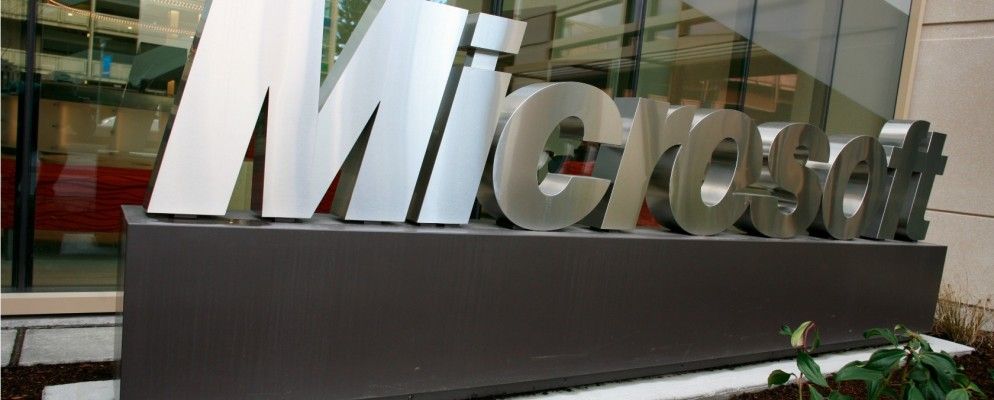 微软变更，库彻手机，盖茨十亿美元，皮革Chromebooks [科技新闻摘要]