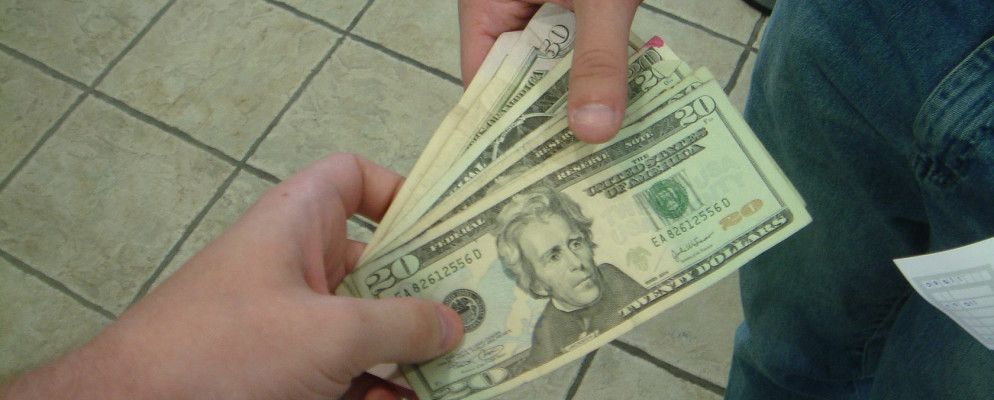 4个看起来很正式但会赚钱的网站