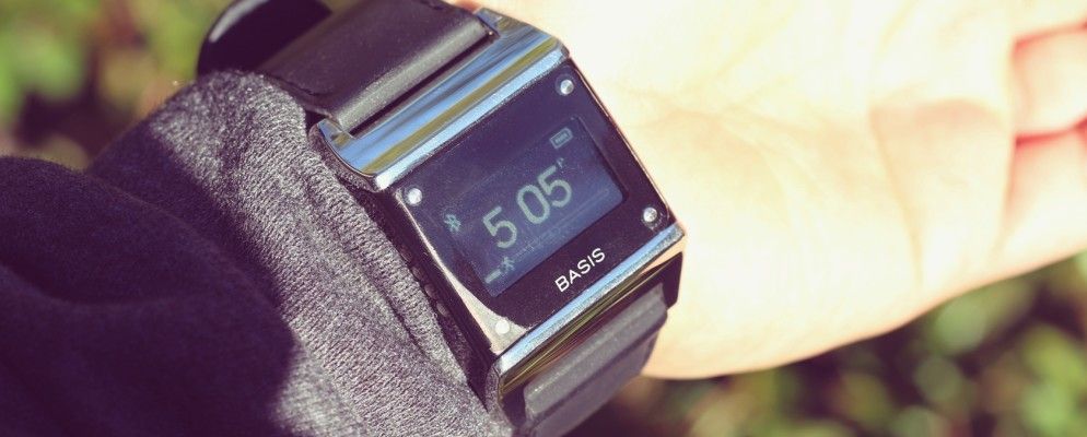 基础B1健康追踪器Smartwatch（2014）回顾和赠品