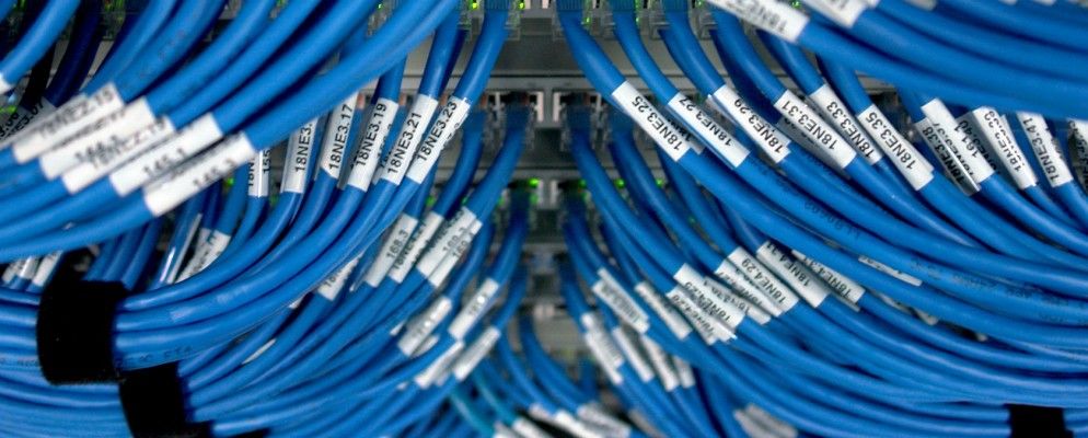 新的网络中立规则通过，Facebook应对自杀[科技新闻摘要]