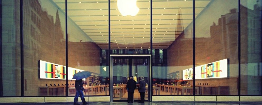 苹果开始宗教活动，微软取消Windows 10，等等…[科技新闻摘要]