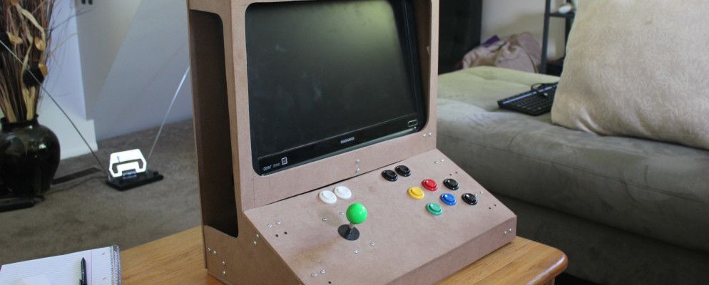 周末项目:建立带有可移动屏幕的RetroPie街柜