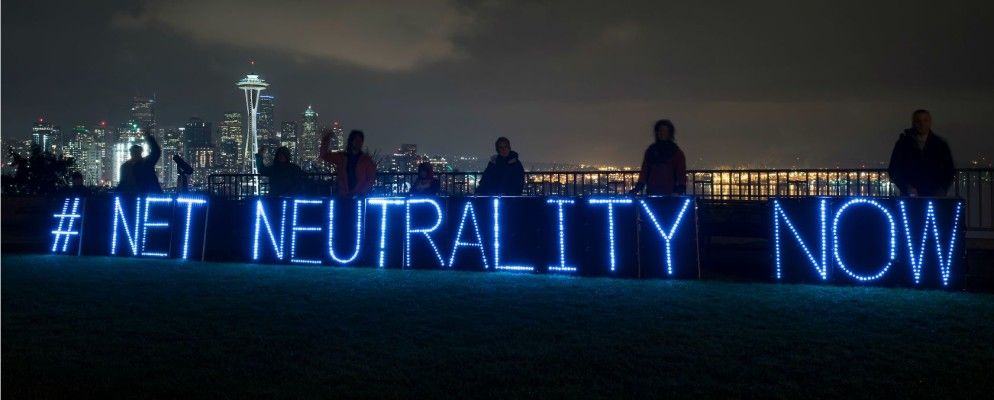 网络中立性帮助恐怖分子，Siri挽救了生命……[科技新闻摘要]