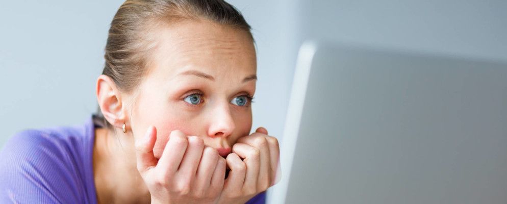 您实际上应该坐在显示器多远的地方?