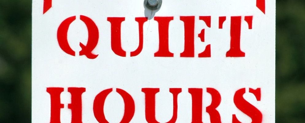 在Windows上设置安静时间的方法如下