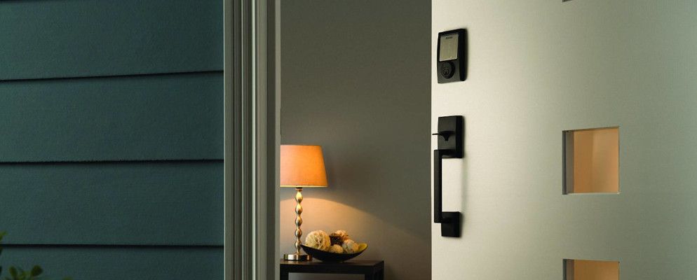 购买这些电子门锁之一,然后扔掉您的古代钥匙