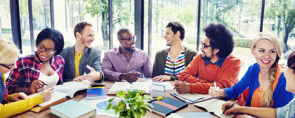 让大家与12个有趣的破冰船进行交流