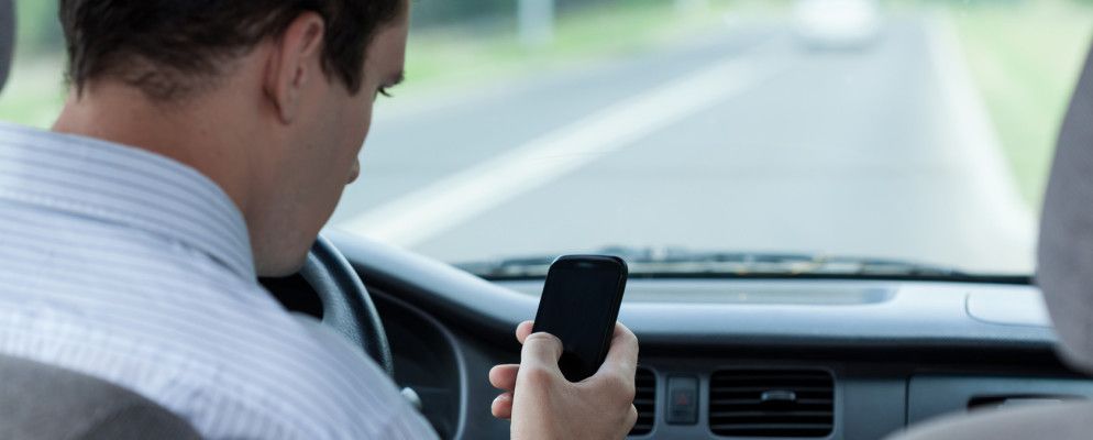 您可以发短信并开车吗?通过此网络游戏测试您的技能