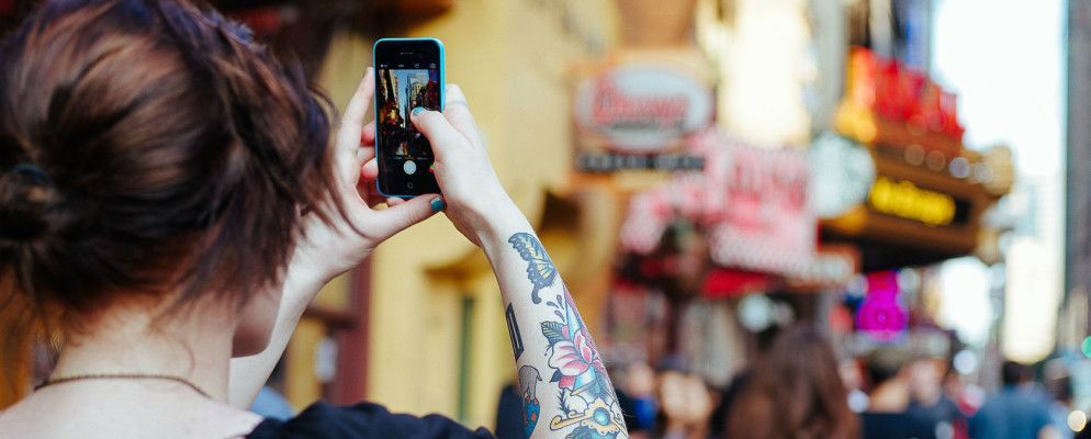 面向所有人的Facebook Live，正在运行的Microsoft Surface Phone…[技术新闻摘要]