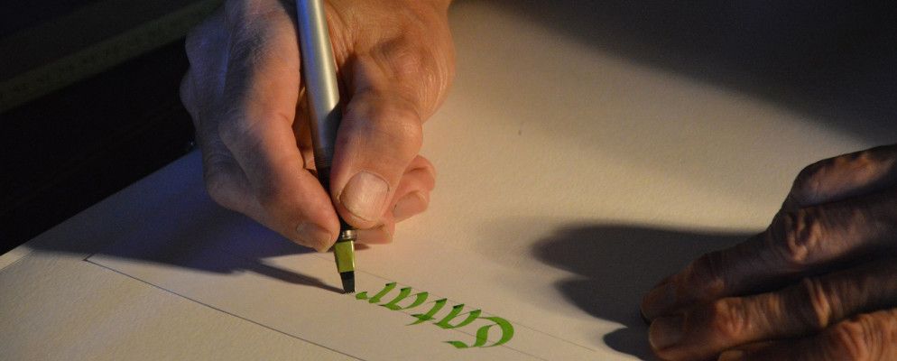 如何在Procreate中用颜色,纹理或照片填充书法文字