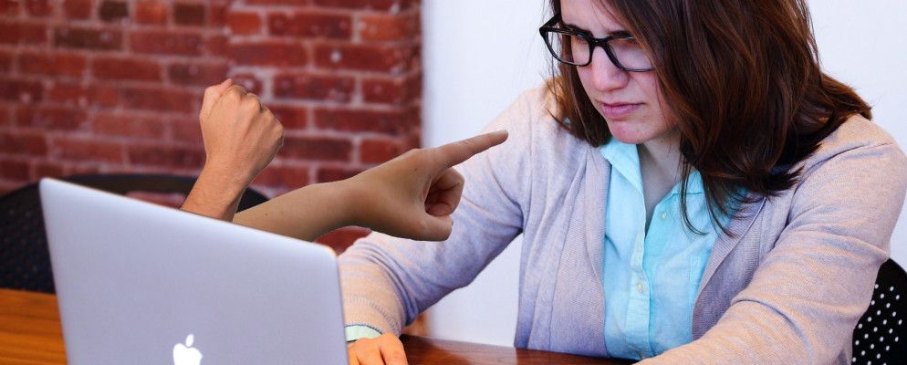 在线骚扰时您应该做什么