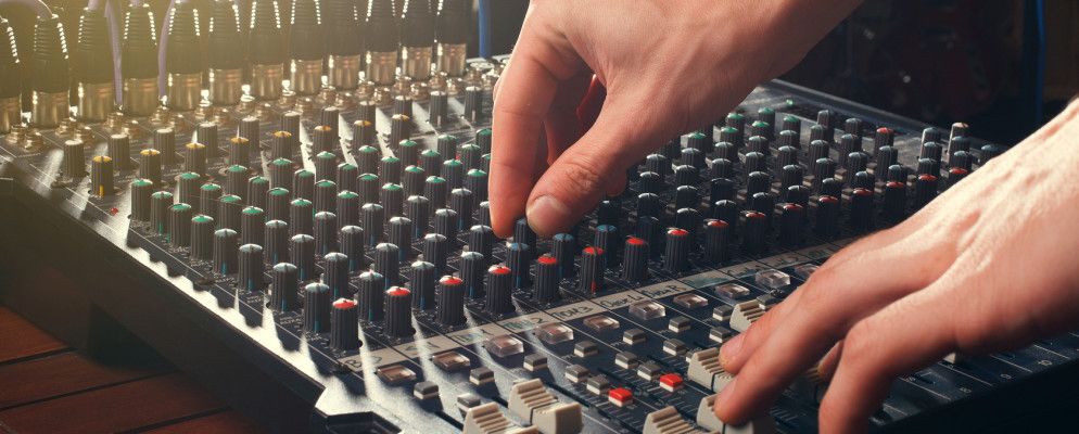 如何在Windows 10中隐藏音量滑块显示