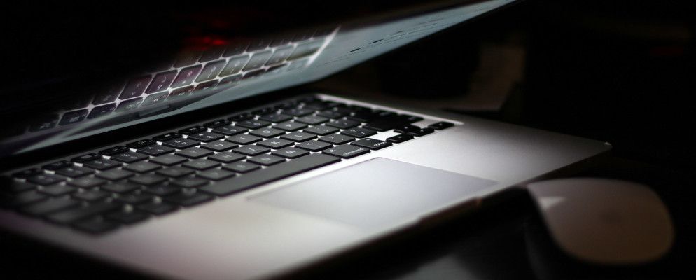 晚上在Mac上工作时可以省掉眼睛