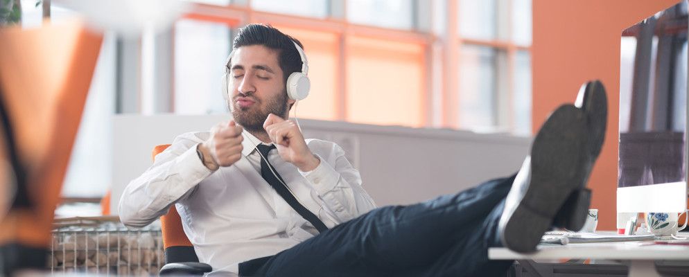 工作无聊吗? 3个音频应用保证可以娱乐您