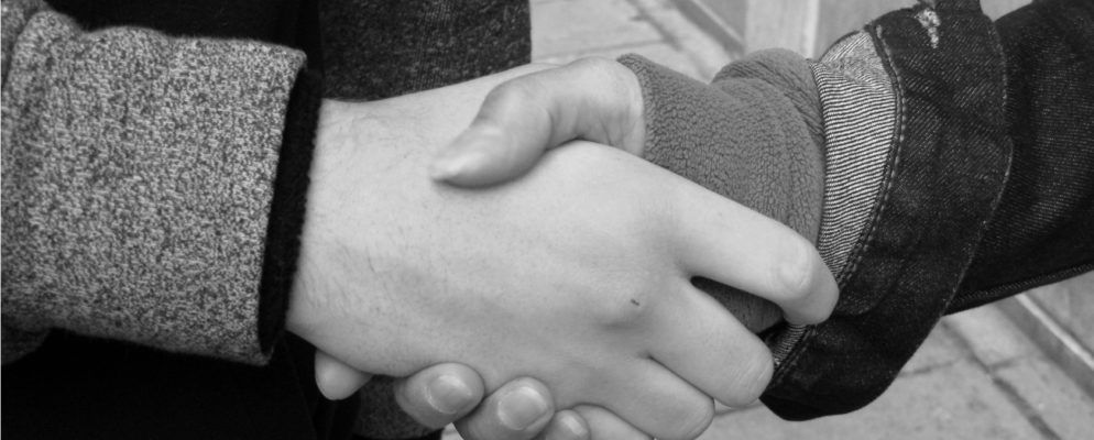 Facebook现在可以帮助您与陌生人交朋友