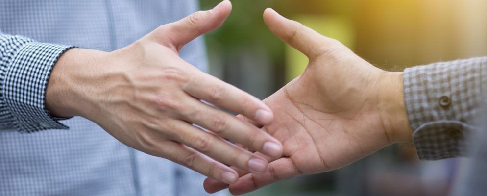 如何与您在Facebook上屏蔽的人重新认识