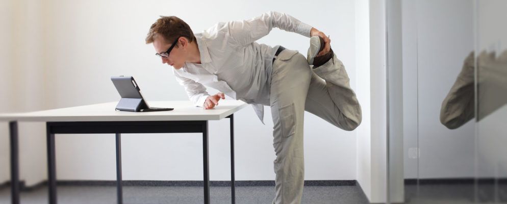 这些快速练习使您的办公桌更健康