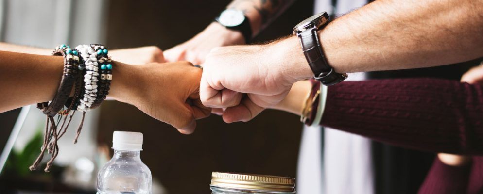 如何在Facebook和社交媒体上真正建立联系