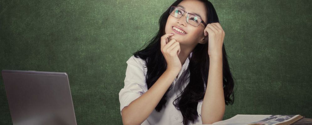 为学校购买笔记本电脑：学生使用的4台杀手级笔记本电脑