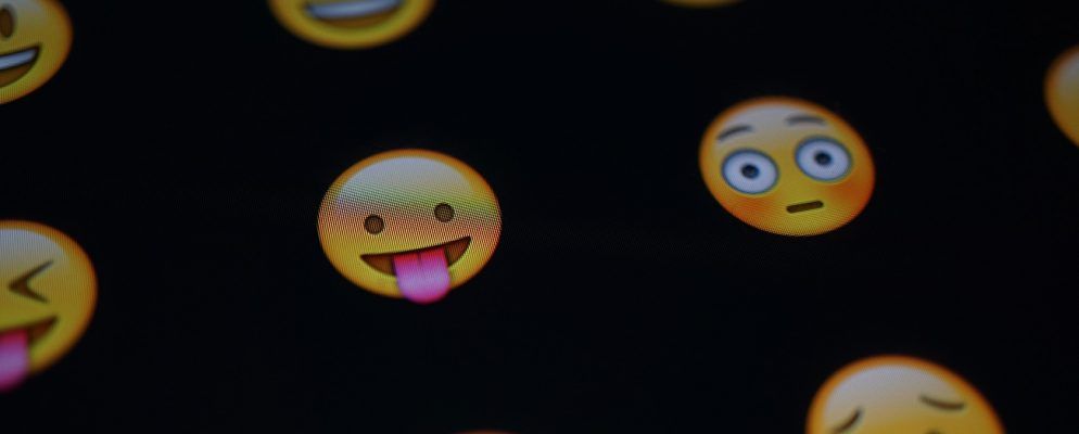 如何在iOS中为您喜欢的表情符号创建文本快捷方式