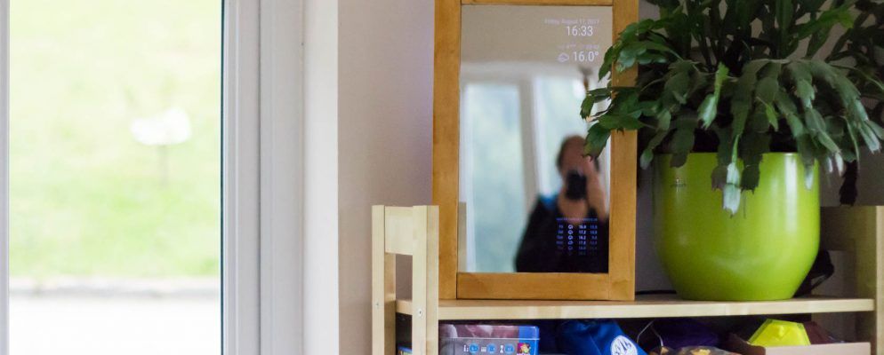 如何将旧的笔记本电脑屏幕变成魔术镜