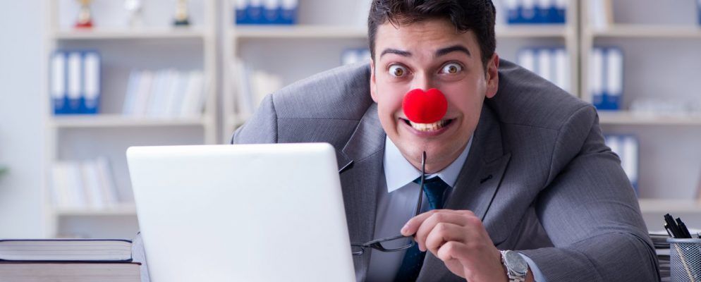 与您的朋友相处的3电子邮件恶作剧