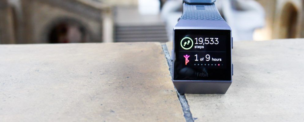 Fitbit Ionic评论:出色的健身追踪器,垃圾智能手表