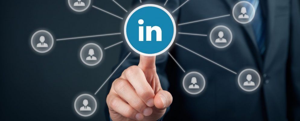 如何在LinkedIn上隐藏您的姓氏