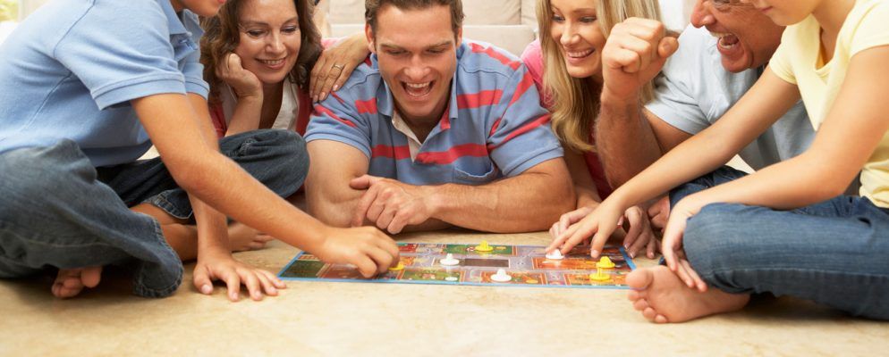 10个办公室圣诞晚会游戏为假期带来欢乐