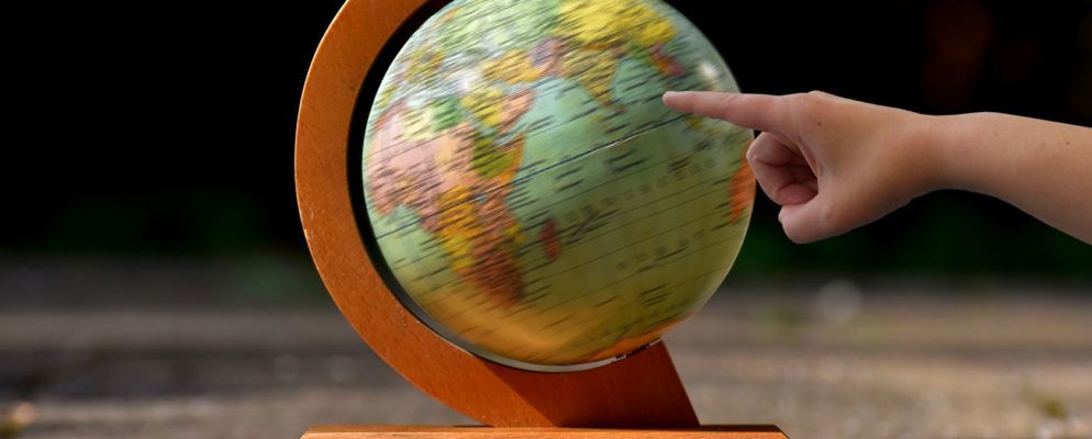 通过这5个站点随机选择下一个旅行目的地