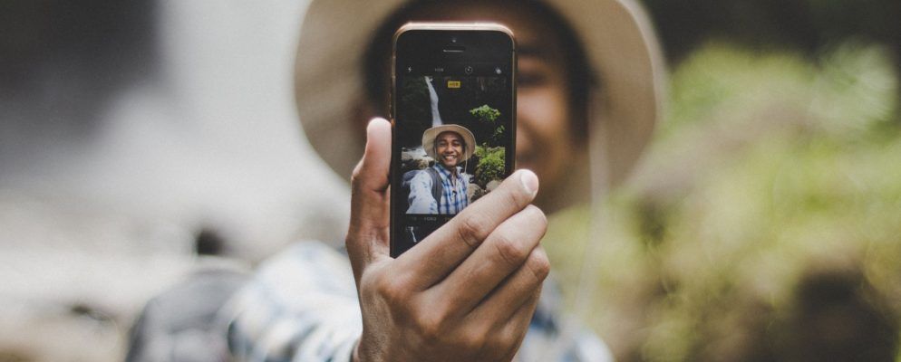更好地拍摄自己的8个基本自拍技巧