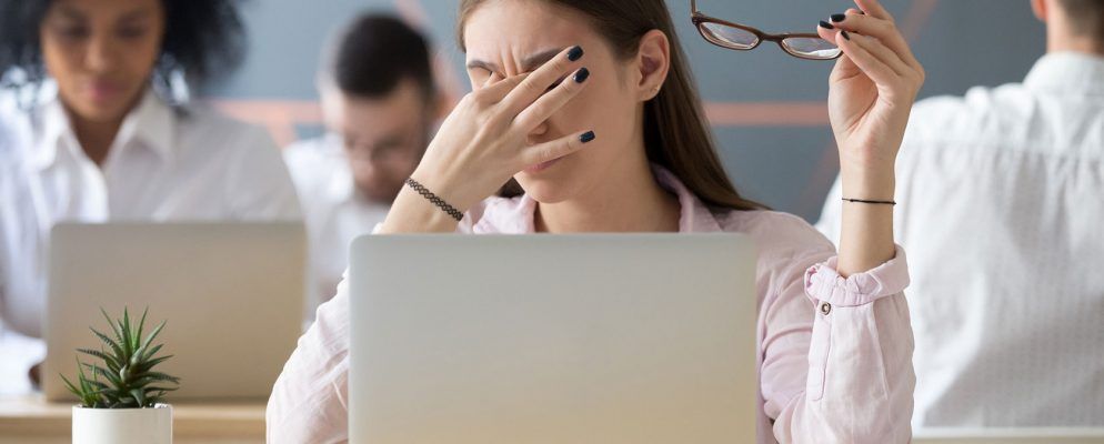 您有计算机眼睛疲劳的5个迹象(以及如何缓解和预防它)