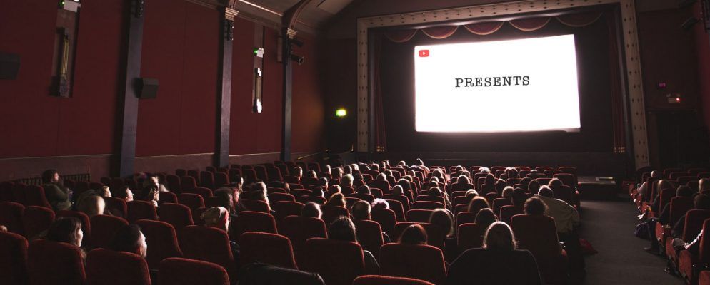 如何制作YouTube简介(以及4个免费工具开始使用)