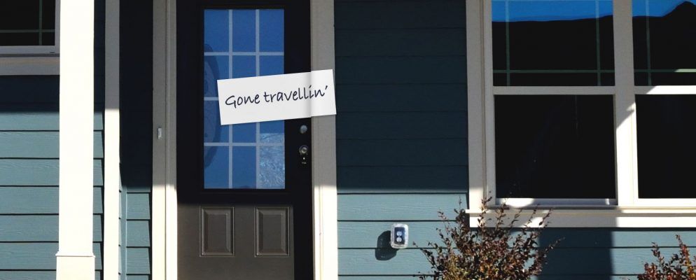 小偷可以分辨出何时度假的7种方法(以及如何保护自己)