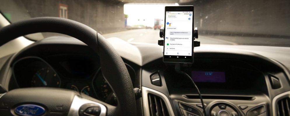 不要发短信和开车! Google Assistant可以让您安全驾车的4种方法