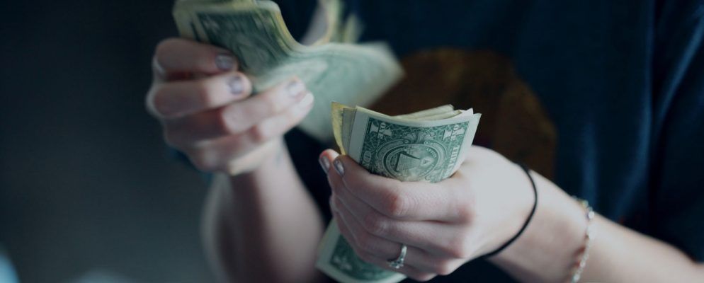 跟踪每月费用的6种方法(并坚持预算)