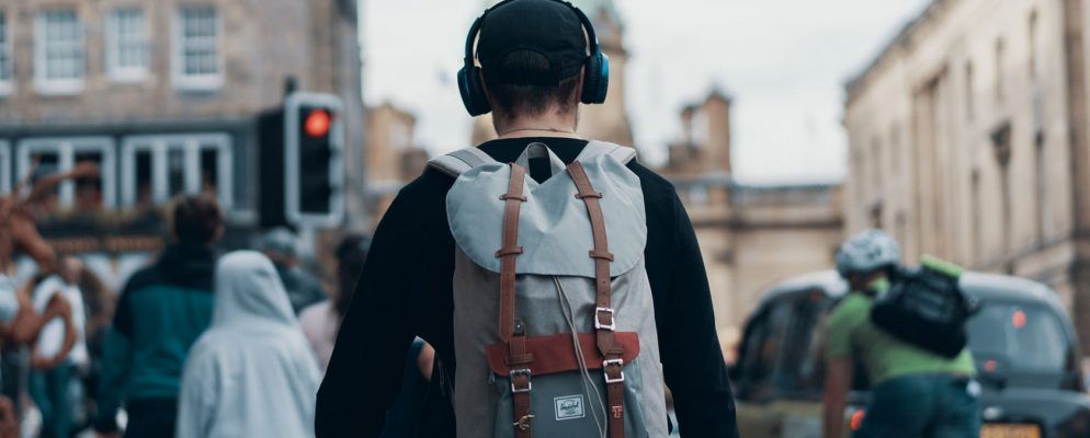 100美元以下的最佳无线耳机