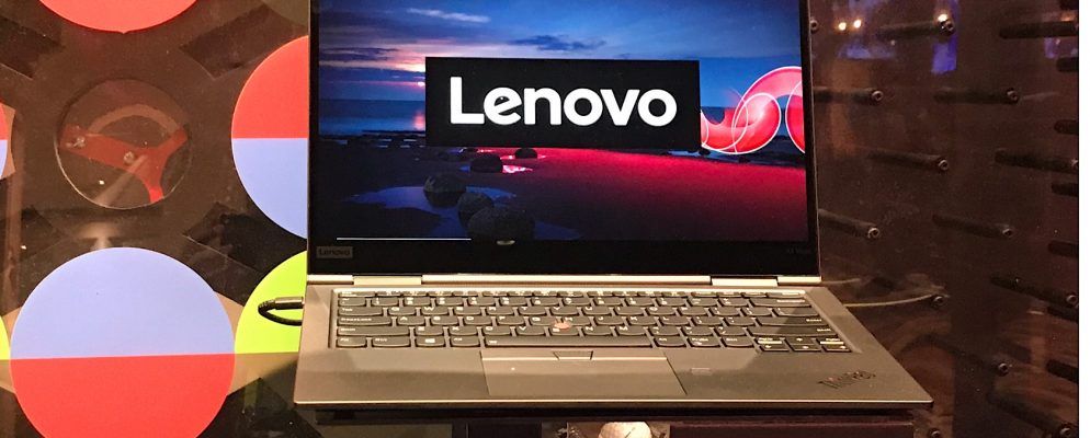 联想展示精致的ThinkPad X1 Carbon和X1 Yoga