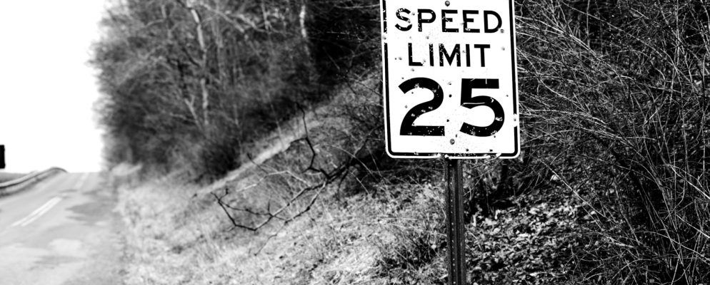 Google地图现在警告您有关速度陷阱的信息