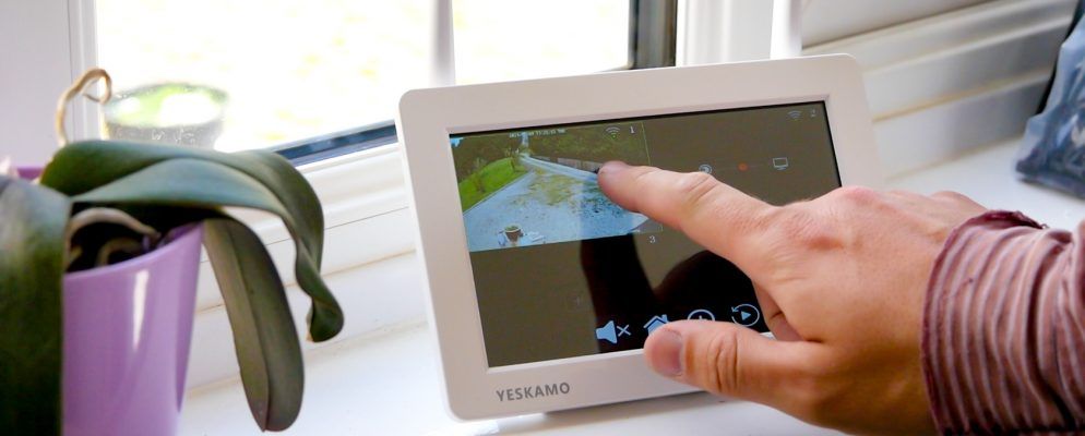 随时随地观看所有内容：Yeskamo无线CCTV Floodlight摄像头系统评论